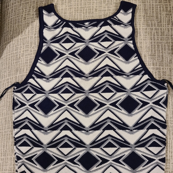 Top - Picture 2 of 3